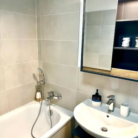 Апартаменты S Klimatizaciou A Balkonom Pri Letisku Bts *