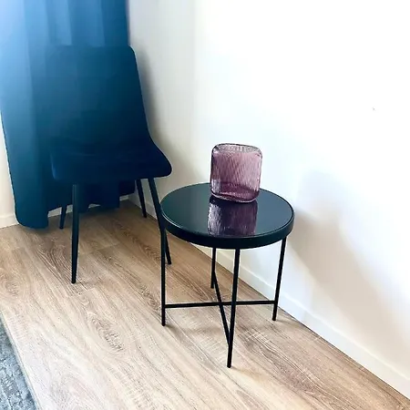 S Klimatizaciou A Balkonom Pri Letisku Bts