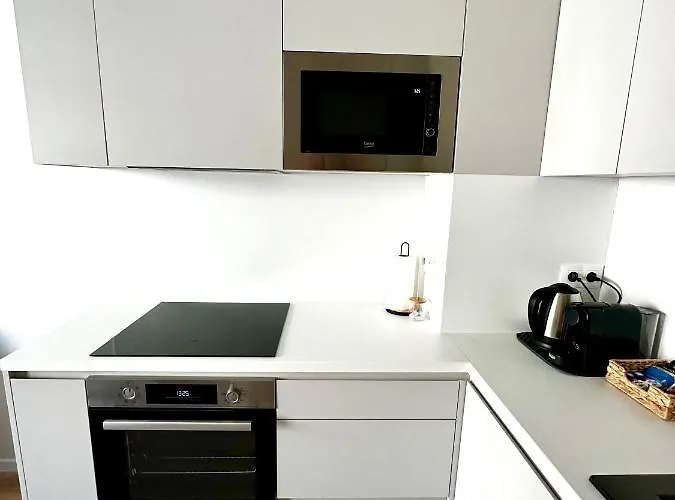 S Klimatizaciou A Balkonom Pri Letisku Bts Appartement Bratislava