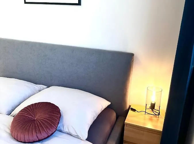 S Klimatizaciou A Balkonom Pri Letisku Bts