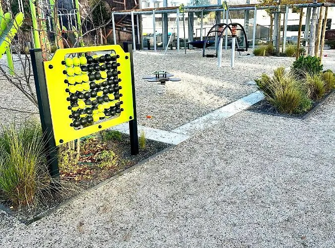 S Klimatizaciou A Balkonom Pri Letisku Bts