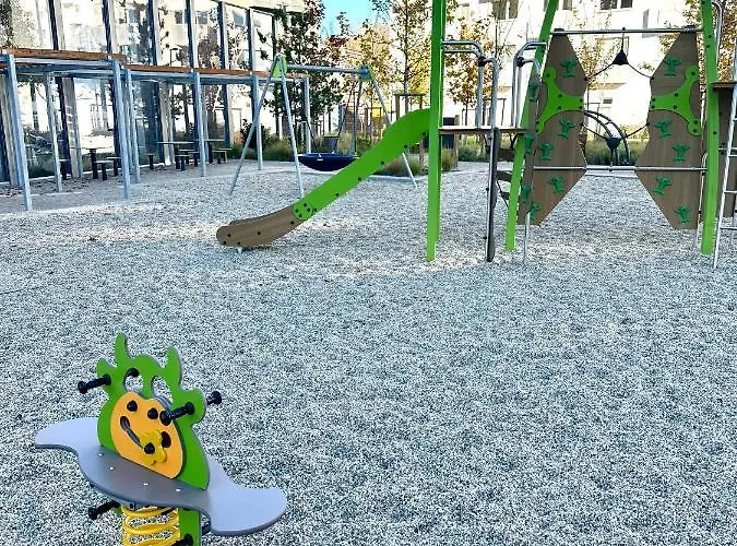 S Klimatizaciou A Balkonom Pri Letisku Bts * براتسيلافا