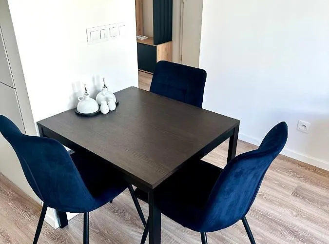 Appartement S Klimatizaciou A Balkonom Pri Letisku Bts Bratislava