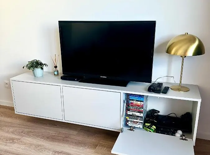 S Klimatizaciou A Balkonom Pri Letisku Bts Bratislava