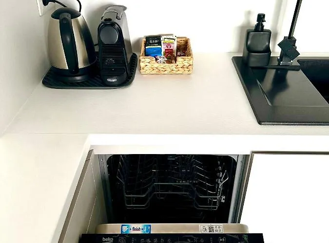 S Klimatizaciou A Balkonom Pri Letisku Bts Appartement Bratislava