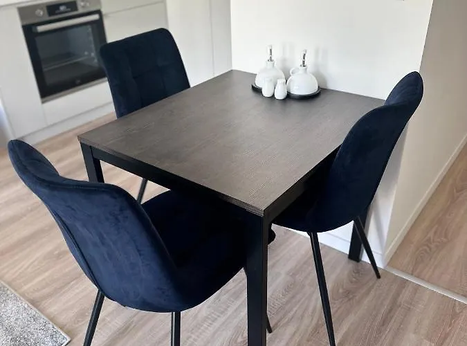 S Klimatizaciou A Balkonom Pri Letisku Bts