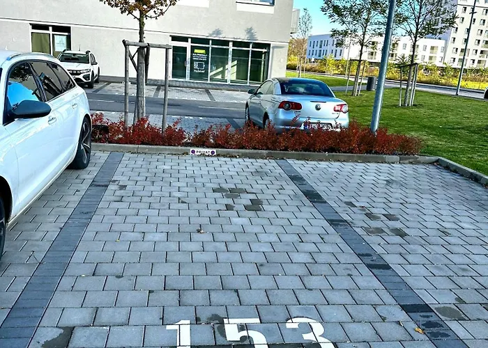 S Klimatizaciou A Balkonom Pri Letisku Bts Apartmán *