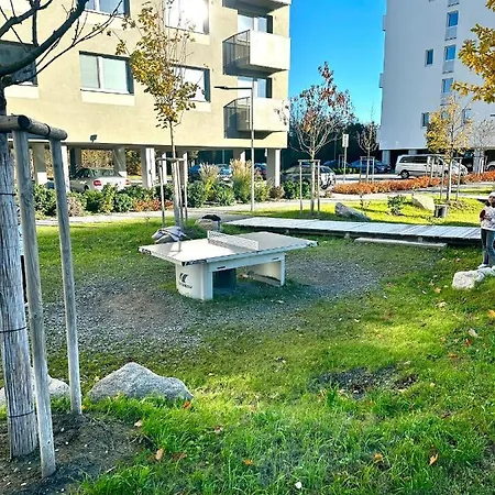 S Klimatizaciou A Balkonom Pri Letisku Bts *