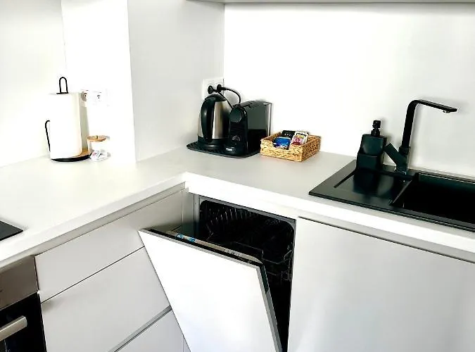 S Klimatizaciou A Balkonom Pri Letisku Bts * ブラチスラヴァ