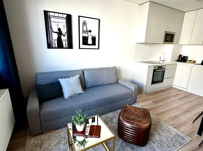 S Klimatizaciou A Balkonom Pri Letisku Bts * ブラチスラヴァ